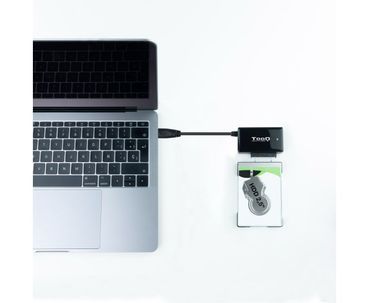 ADAPTADOR USB 3.0 USB-A A SATA PARA DISCOS DUROS 2.5"-3.5" NEGRO TOOQ